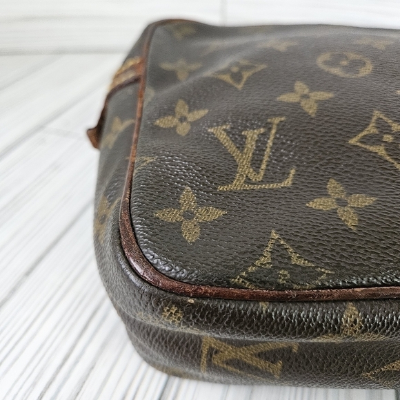Louis Vuitton 1989 Compiege 23 Clutch Handbag in Monogram Canvas and Leather - Picture 4 of 16